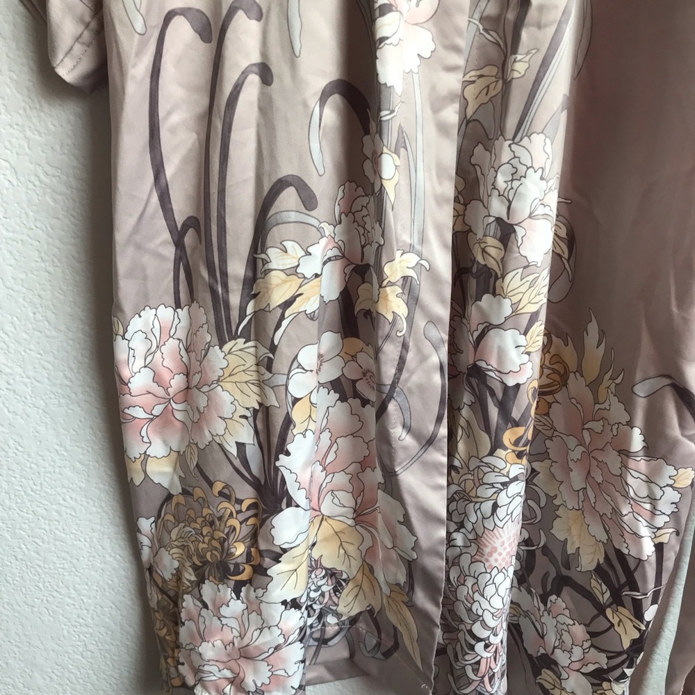 H&M Floral Robe - Picture 4 of 7